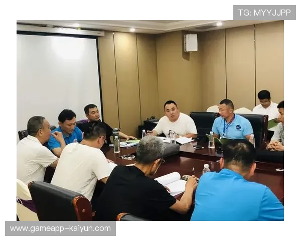 “葡萄牙体育战平即可晋级,欧联杯资格竞争激烈” “葡萄牙体育战平即可晋级,欧联杯资格竞争激烈”